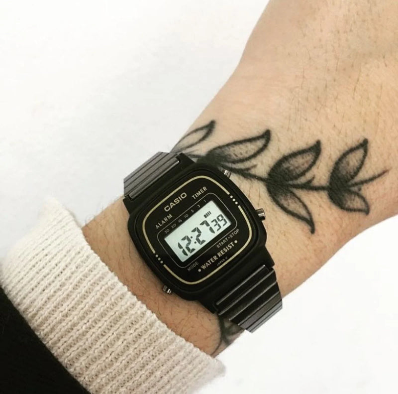 Relógio CASIO Vintage feminino mini Gold LA-11WR-5ADF